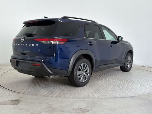 Used 2025 Nissan Pathfinder SV FWD image 9