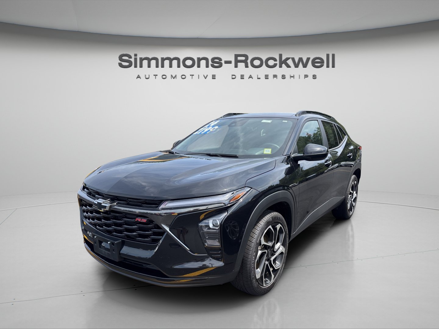 Used 2024 Chevrolet Trax RS w/ Driver Confidence Package FWD image 2