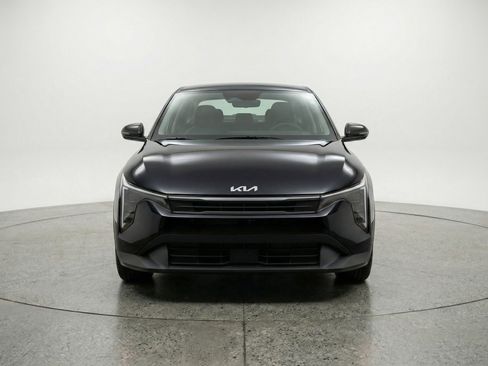 Used 2025 Kia K4 LXS image 2