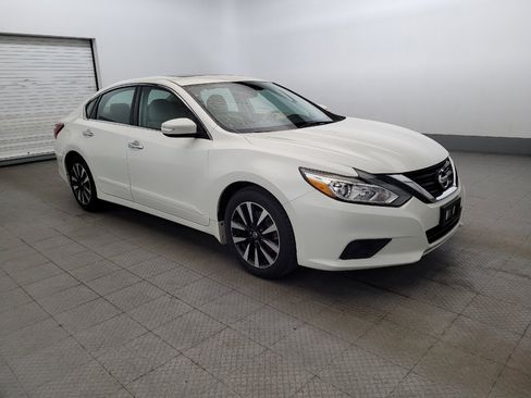 Used 2018 Nissan Altima 2.5 SV w/ 2.5 SV Technology Package FWD image 13