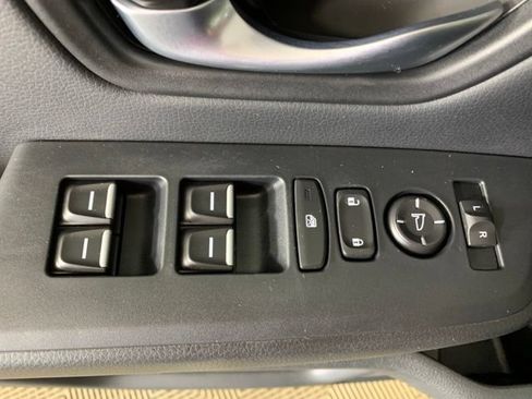Used 2025 Honda Pilot Sport image 34