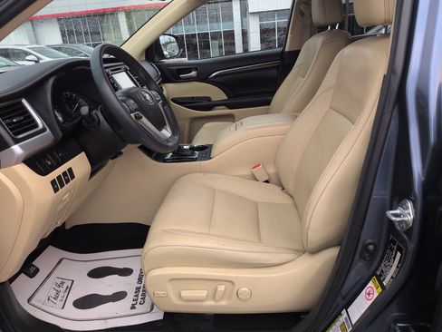 Used 2016 Toyota Highlander Limited AWD/4WD image 9