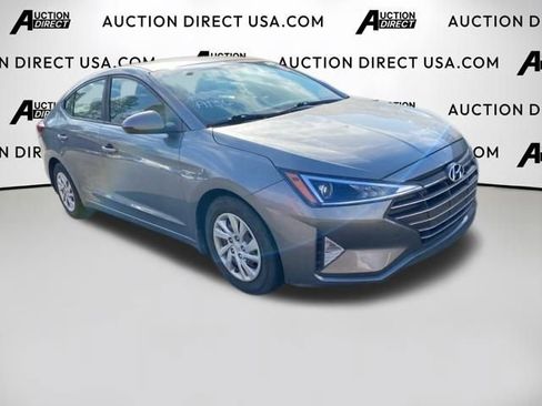 Used 2019 Hyundai Elantra SE FWD image 13