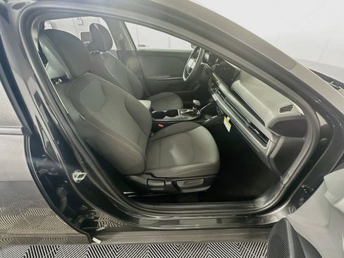 Used 2025 Kia K4 FWD image 29