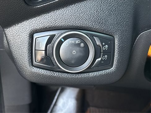 Used 2019 Ford Escape SE FWD image 19