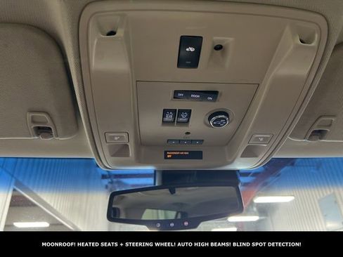 Used 2015 Cadillac Escalade Luxury image 33