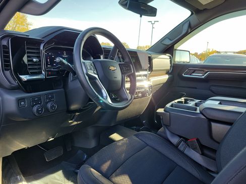 Used 2025 Chevrolet Silverado 1500 LT image 19