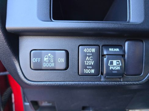 Used 2017 Toyota Tacoma TRD Pro AWD/4WD image 25