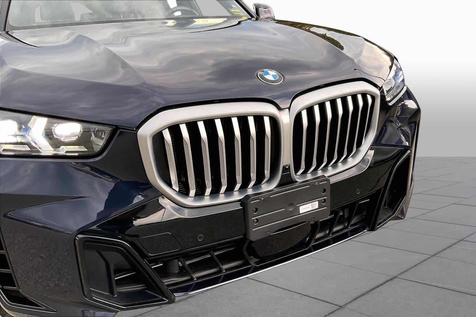 Used 2024 BMW X5 xDrive40i w/ M Sport Package AWD/4WD image 31