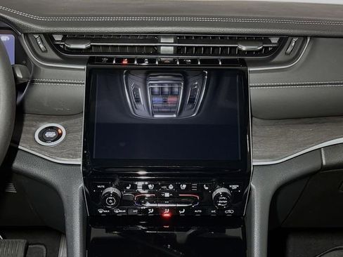 New 2025 Jeep Grand Cherokee L Limited w/ Luxury Tech Group II image 9