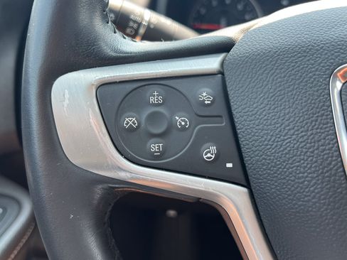 Used 2022 GMC Terrain SLT w/ Tech Package AWD/4WD image 19