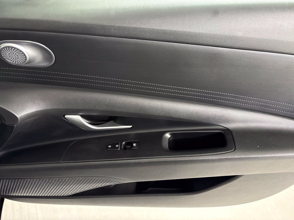 Used 2024 Hyundai Elantra SEL FWD image 15