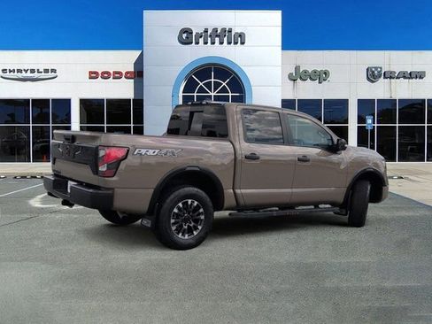 Used 2024 Nissan Titan PRO-4X w/ Pro-4x Convenience Package AWD/4WD image 4