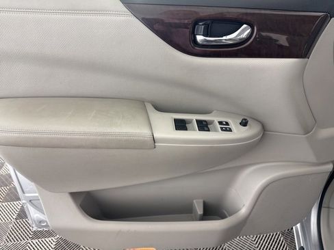 Used 2015 Nissan Quest SV image 17