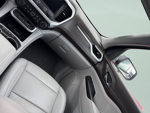 Used 2023 GMC Acadia SLT image 54
