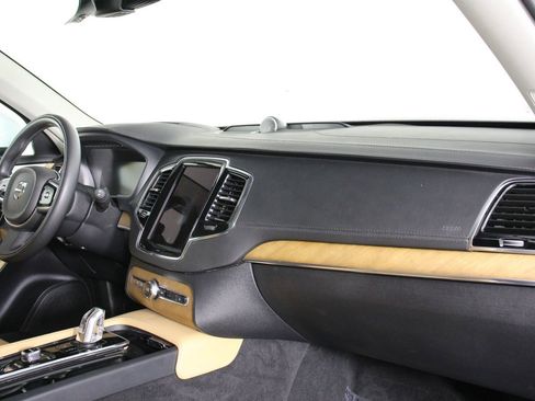 Used 2016 Volvo XC90 T8 Inscription w/ Vision Package AWD/4WD image 22
