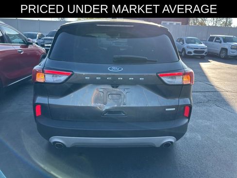 Used 2020 Ford Escape SE image 10