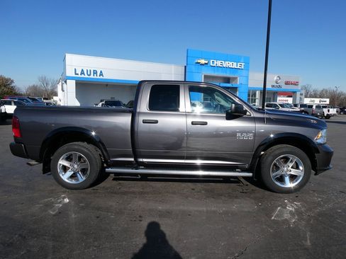 Used 2017 RAM 1500 Express image 3