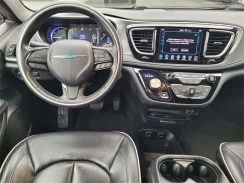 Certified 2019 Chrysler Pacifica Limited w/ Advanced Safetytec Group image 7