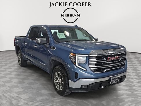 Used 2024 GMC Sierra 1500 SLT image 3