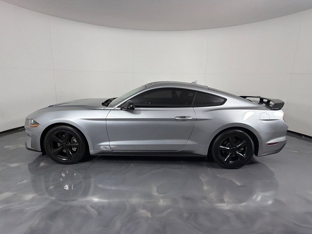 Used 2020 Ford Mustang Coupe RWD image 8