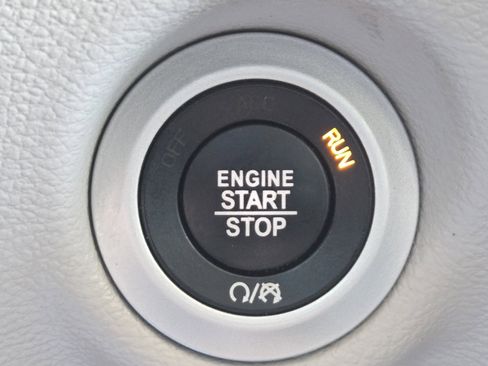 Used 2017 Chrysler Pacifica Touring-L Plus w/ Tire & Wheel Group FWD image 32