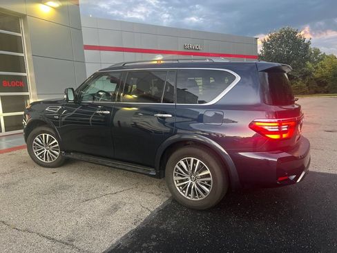 Used 2021 Nissan Armada SL w/ Captain's Chairs Package AWD/4WD image 3