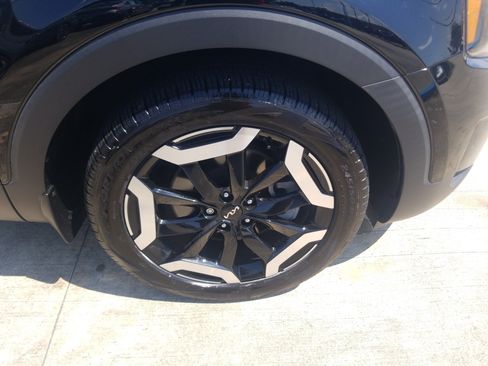 Used 2023 Kia Telluride EX w/ EX Captain's Chair Package FWD image 23