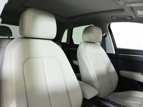 Certified 2024 Audi Q3 2.0T Premium Plus image 16