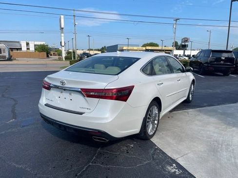 Used 2018 Toyota Avalon Limited FWD image 5