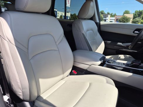 Certified 2025 Nissan Pathfinder SL AWD/4WD image 34