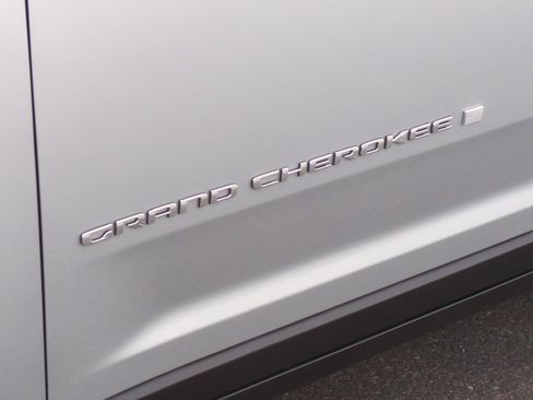 New 2025 Jeep Grand Cherokee Laredo X image 24