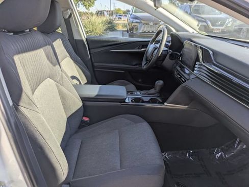 Used 2025 Toyota Camry SE FWD image 31