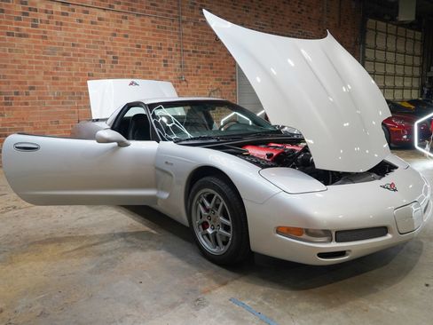Used 2002 Chevrolet Corvette Z06 w/ Memory Pkg RWD image 24