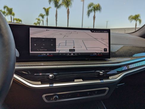 Used 2024 BMW X5 M60i w/ Climate Comfort Package image 25