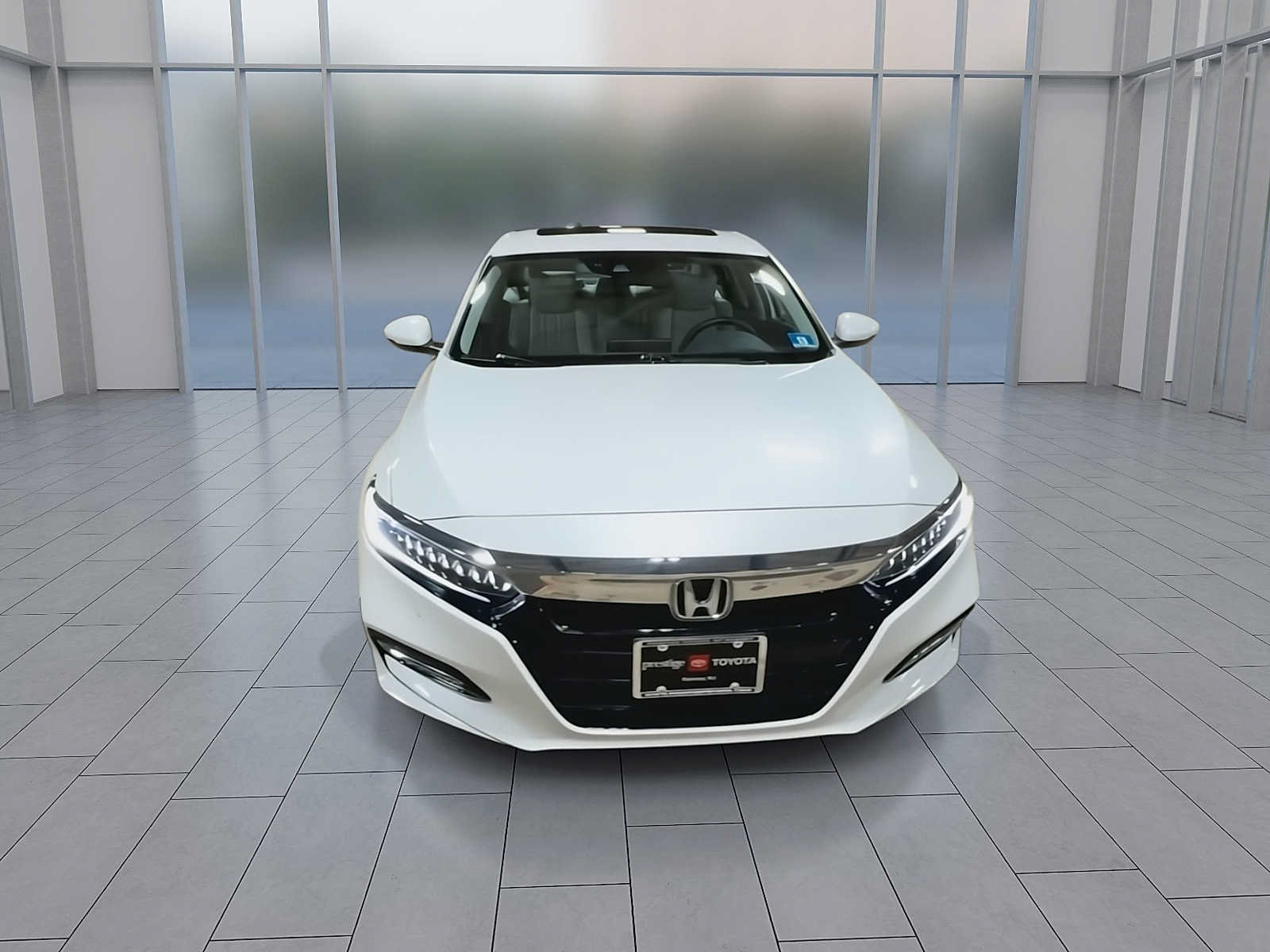Used 2019 Honda Accord Touring image 3