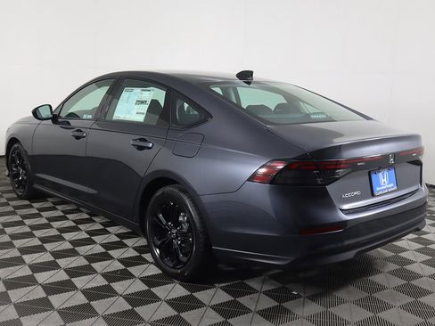 Certified 2025 Honda Accord SE image 6