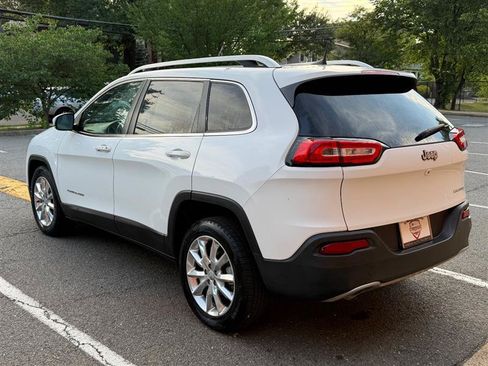 Used 2016 Jeep Cherokee Limited FWD image 12