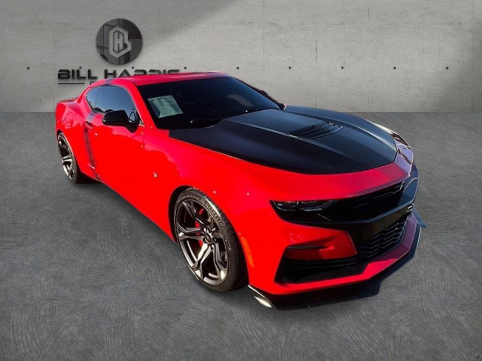 Used 2019 Chevrolet Camaro SS RWD image 4