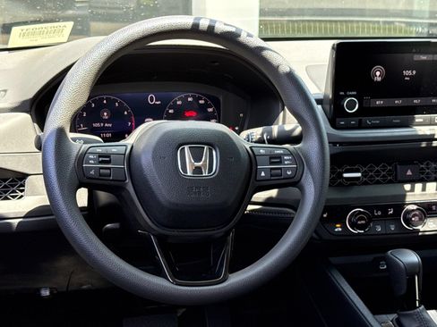 Used 2025 Honda Accord SE image 35