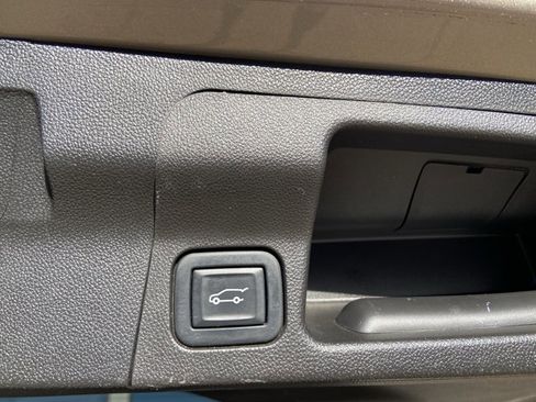 Used 2022 GMC Acadia AT4 w/ Technology Package image 56