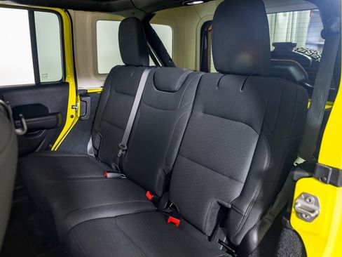 Used 2022 Jeep Wrangler Unlimited Sport image 27