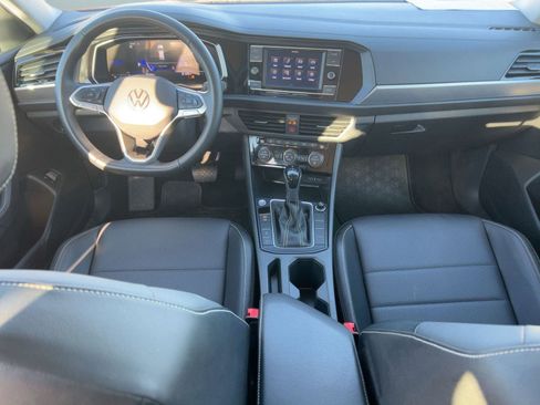 Certified 2024 Volkswagen Jetta SE image 15