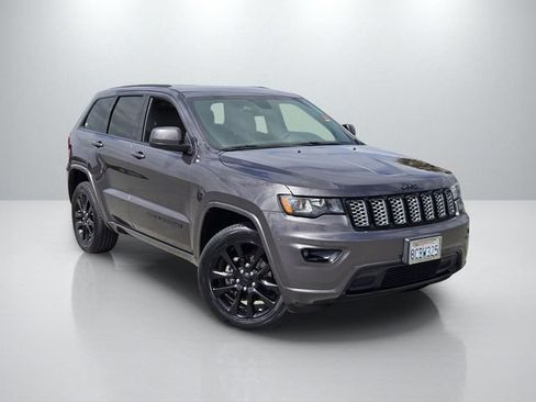 Used 2018 Jeep Grand Cherokee Altitude AWD/4WD image 1