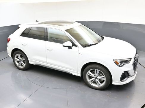 Used 2024 Audi Q3 2.0T Premium w/ Convenience Package image 42