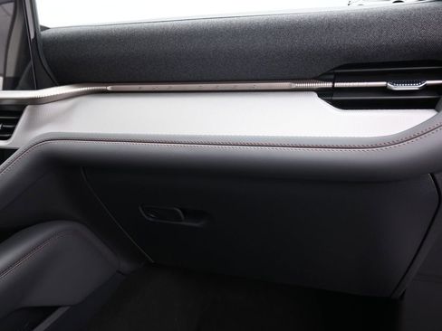 New 2026 Ford Explorer Active w/ Active Comfort Package image 32