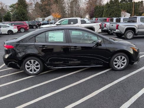 New 2026 Toyota Corolla LE image 2