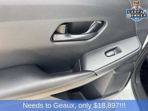 Used 2025 Nissan Sentra SV FWD image 32