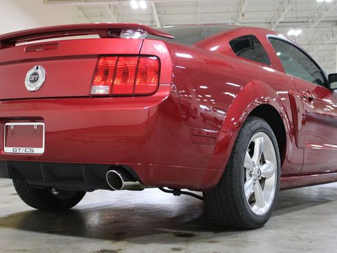 Used 2007 Ford Mustang GT RWD image 34