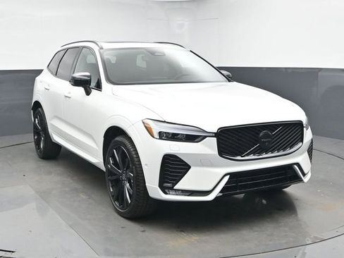 New 2026 Volvo XC60 B5 Ultra w/ Climate Package image 2